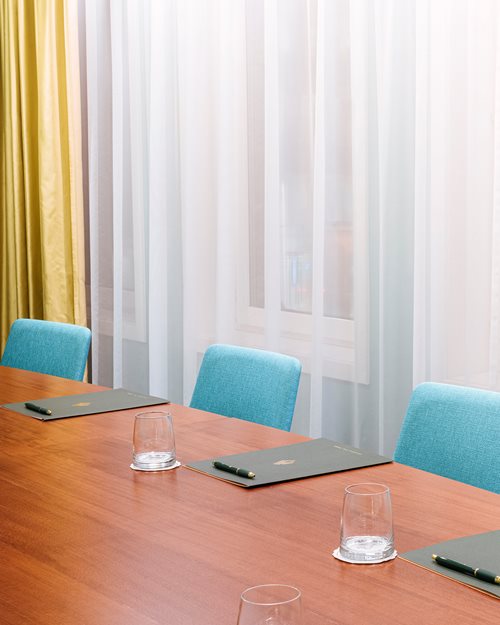 Meeting room for 8 persons